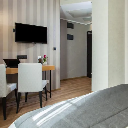 Egnatia Palace & 4*