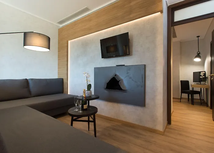 Egnatia Palace & 4*