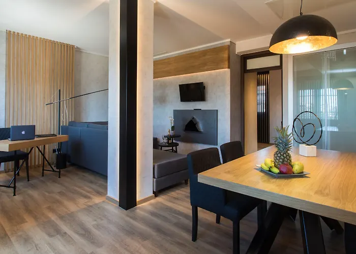 فندق Egnatia Palace & 4*