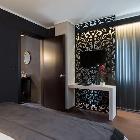 Egnatia Palace & 4*