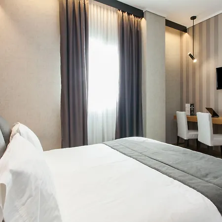 Egnatia Palace & 4*