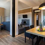 Szálloda Egnatia Palace & 4*